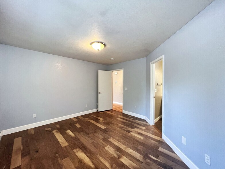 Building Photo - 3098 S Cadet Ln