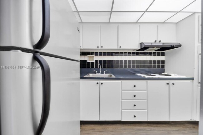 Building Photo - 1200 West Ave