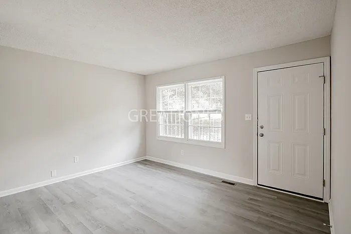 Building Photo - 300 Springwood Dr