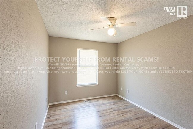 Building Photo - 688 W Martha Dr