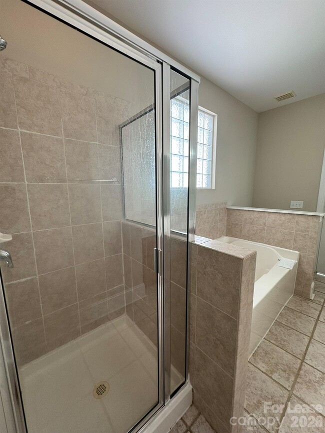 Building Photo - 5117 Alysheba Dr