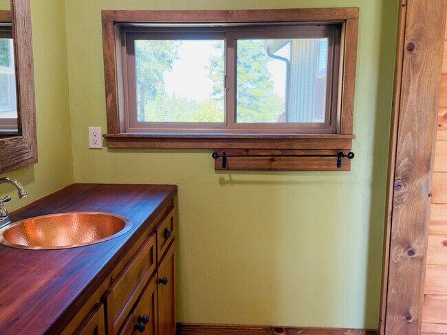 Building Photo - 5333 Wilderness View Dr