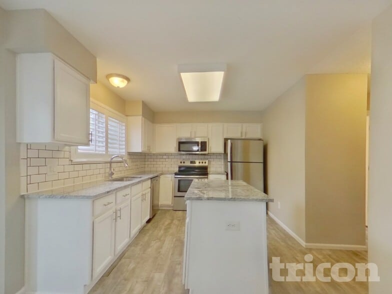 Building Photo - 3025 Richmond Dr