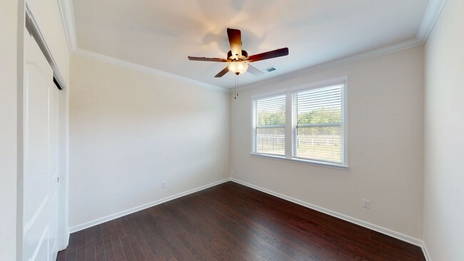 Building Photo - 1246 Ainslie Pl Rd