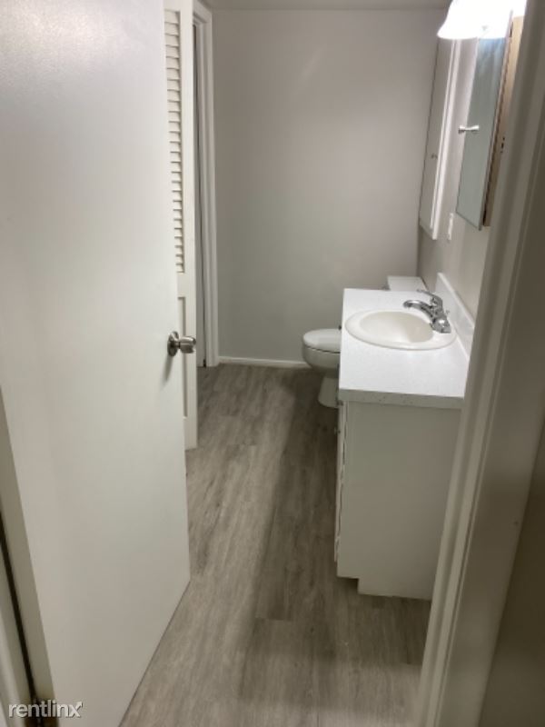 Building Photo - 2 br, 2 bath Townhome - 4445 W Sylvania Ave