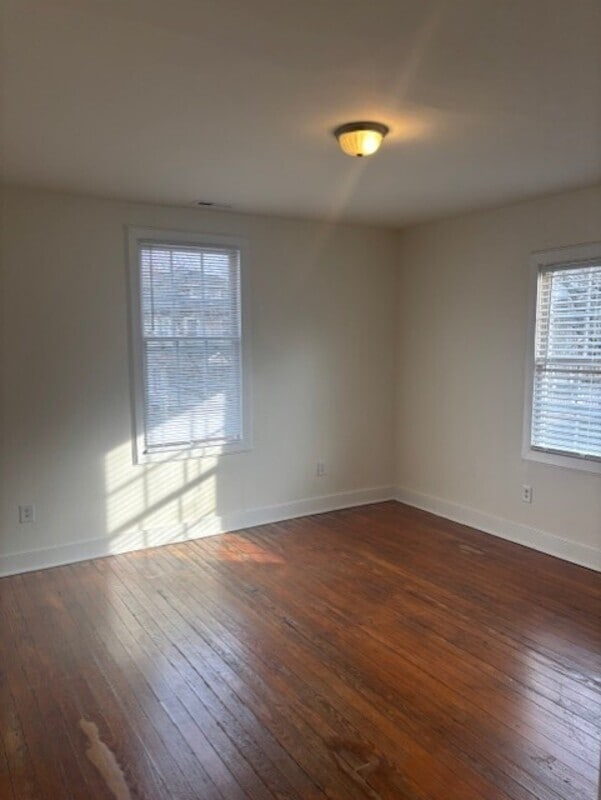 Building Photo - 2922 Noble Ave