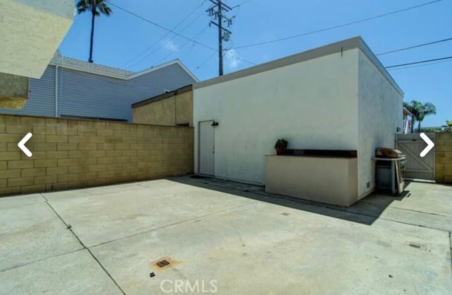 Building Photo - 622 20th St
