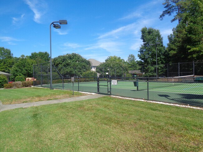 Building Photo - 914 Providence Glen Dr