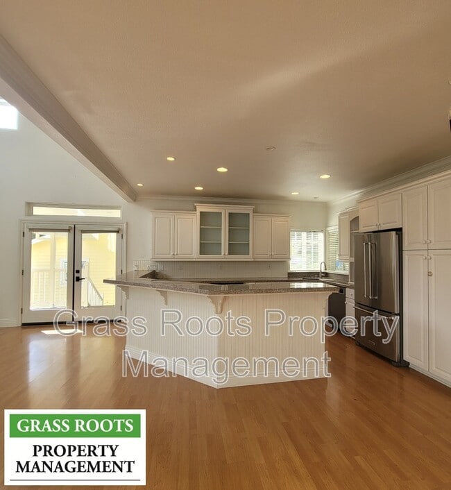 Building Photo - 13575 Sun Forest Dr