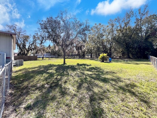 Building Photo - Spacious 3-Bedroom, 2-Bathroom in Winter Haven