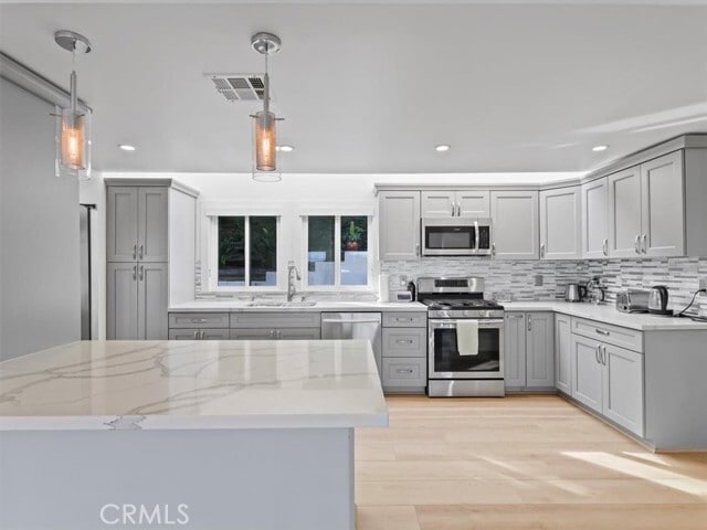 Building Photo - 4749 Bonvue Ave