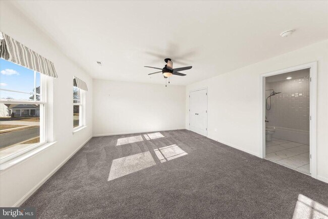 Building Photo - 5559 Trafalgar Cir