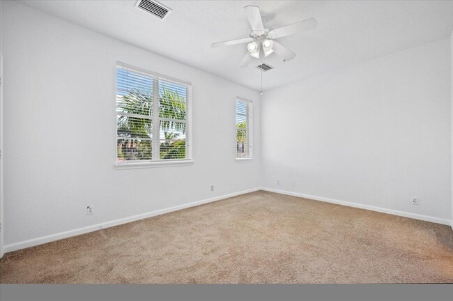 Building Photo - 131 Greenwich Cir