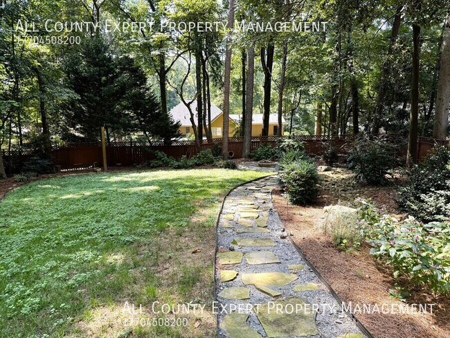 Building Photo - 11820 Highland Colony Dr
