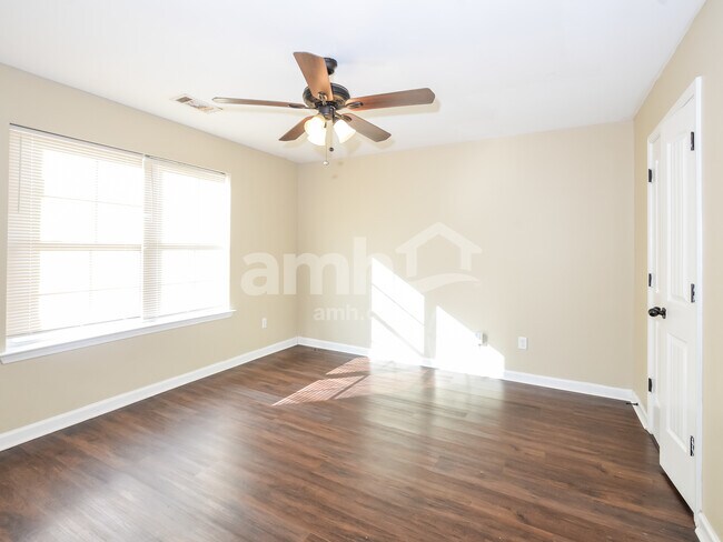 Building Photo - 10249 Sterling Ridge Dr