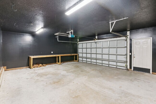 Building Photo - 4BR/2BA on Harrietts Bluff Available Now