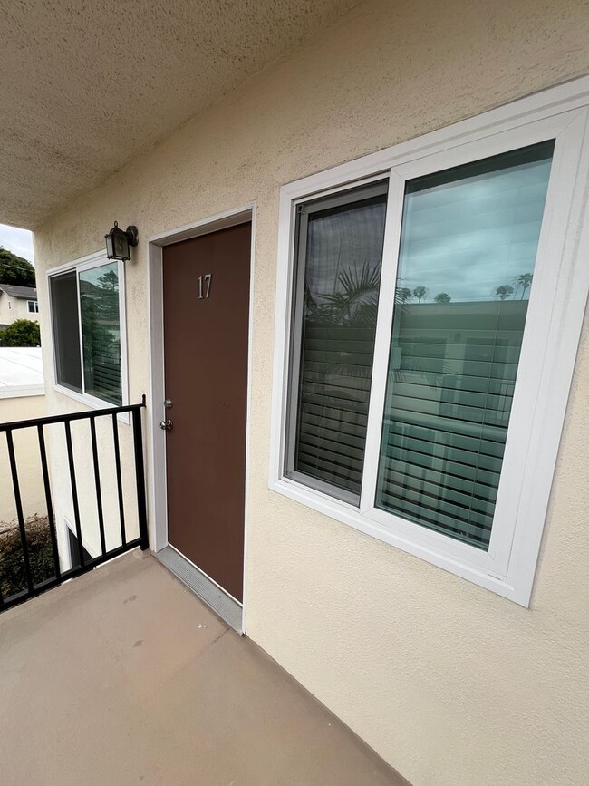 Building Photo - Charming One Bedroom Upstairs Apartment