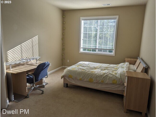 Building Photo - 4 br, 3 bath House - 5640 SW Stott Ave