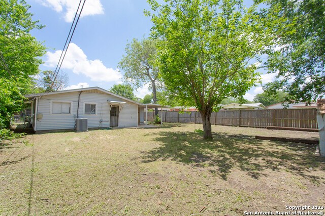 Building Photo - 3503 Sun Beam Ln