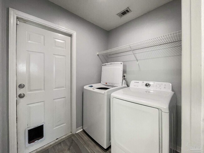 Building Photo - 209 Staysail St