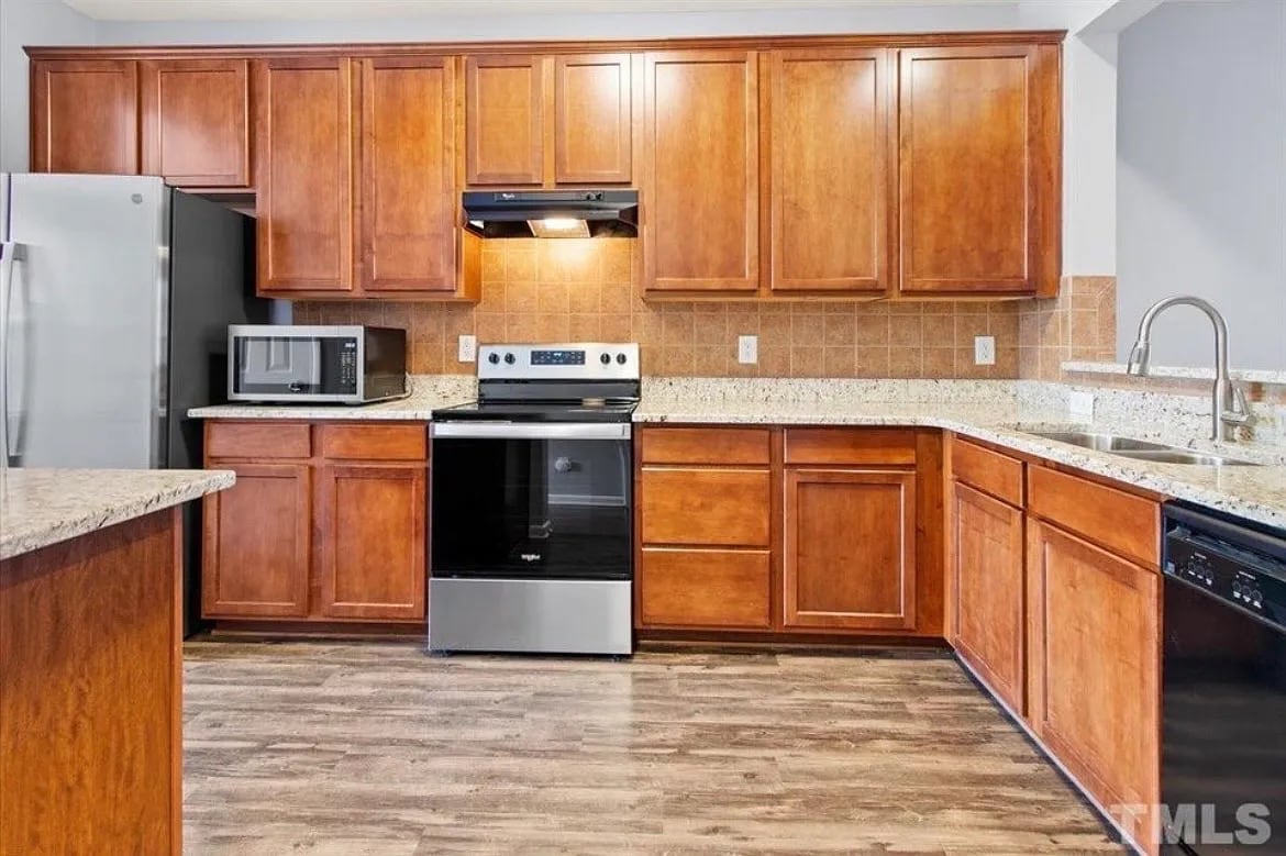 Building Photo - Room in Townhome on Casona Way
