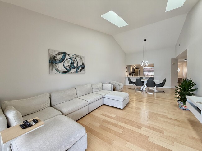 Building Photo - 7935 La Mirada Dr