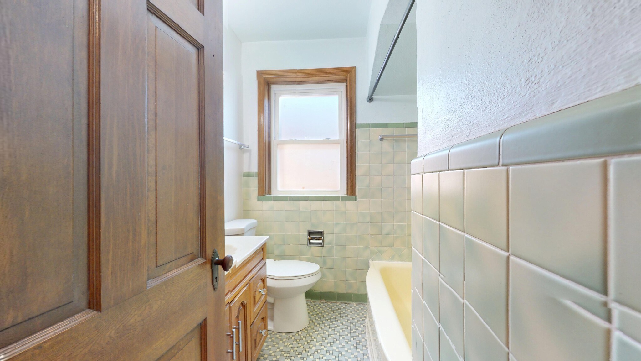 Building Photo - 5816 Mardel Ave