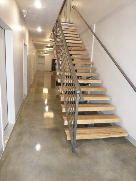 Building Photo - 606 W North Temple St