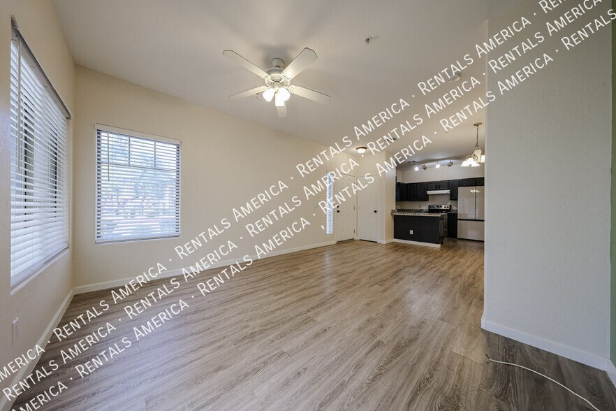 Building Photo - 2831 E Southern Ave