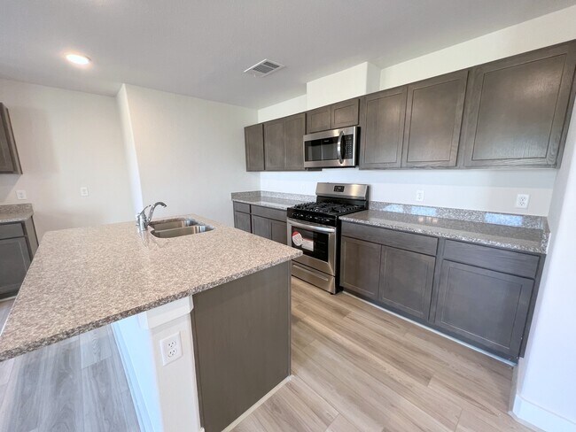 Building Photo - 7002 Cedar Breeze Ct