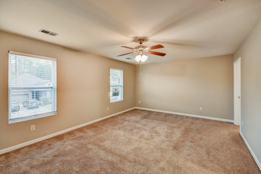 Building Photo - 116 Rosegate Dr