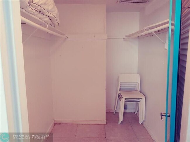 Building Photo - 3001 S Ocean Dr