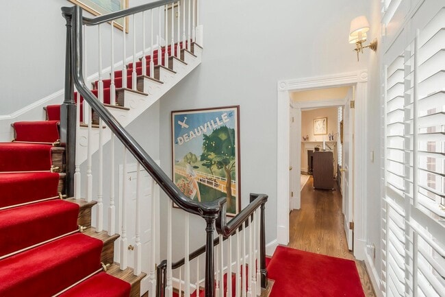 Building Photo - 3230 Volta Pl NW