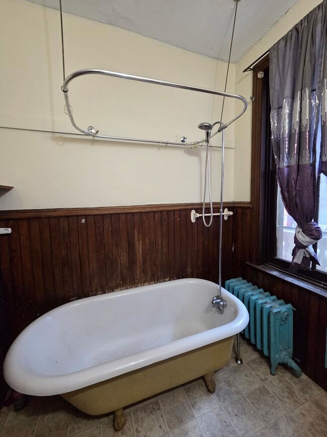 Building Photo - 28 S Hartley St