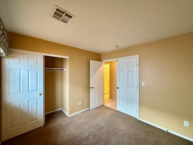 Building Photo - Beautiful single-story 3 bed, 2 bath home in gated Green Valley Ranch