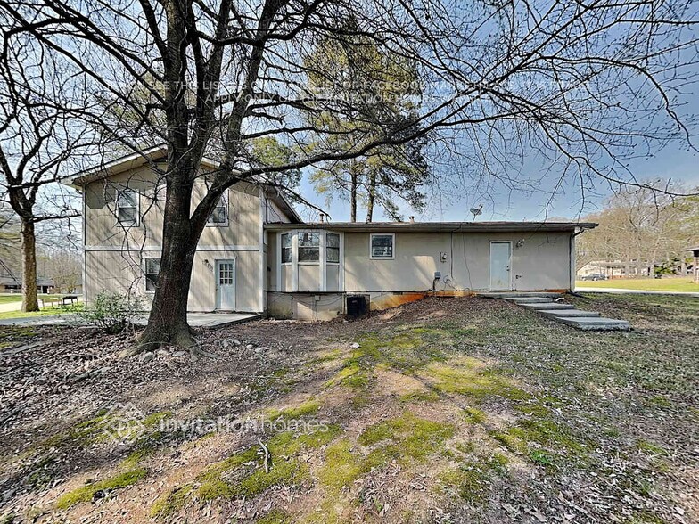 Building Photo - 125 Trace Dr