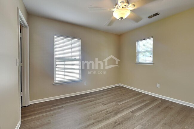 Building Photo - 111 Graduate Ln