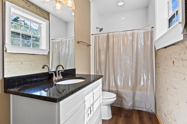 Building Photo - 1008 Fitzpatrick Ave