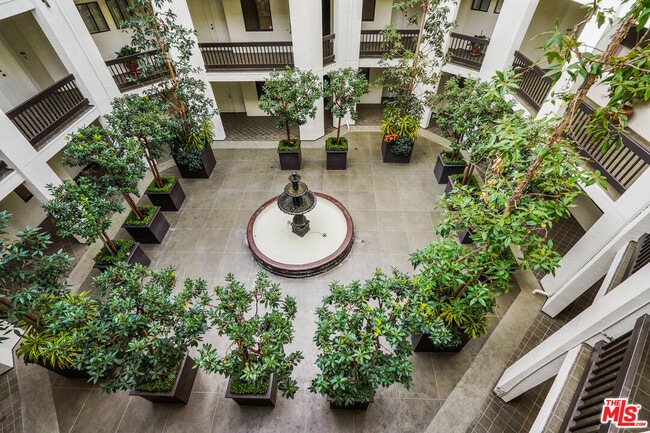 Building Photo - 2102 Century Park Ln