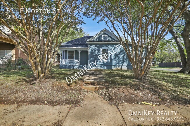 Building Photo - 531 E Morton St