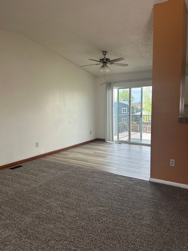 Building Photo - $1950 2 Bed/2 Bath + Bonus Room On Spacious Corner Lot off Briargate