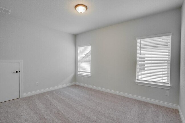 Building Photo - 4817 Seadrift Dr