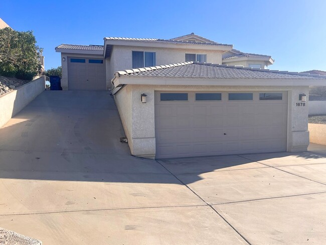 Building Photo - Unfurnished Long Term Pool Home