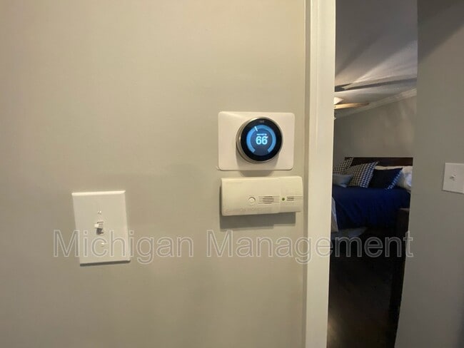 Building Photo - 14505 Shadywood Dr