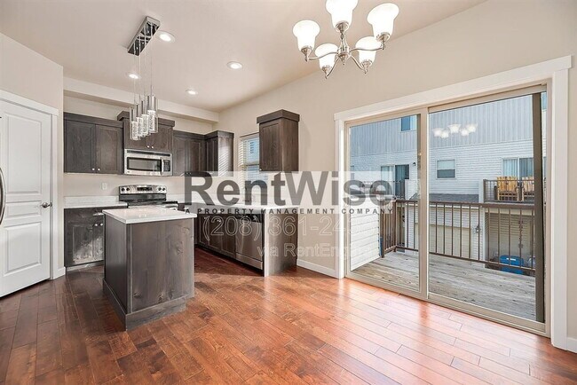 Building Photo - 8732 W Pine Valley Ln