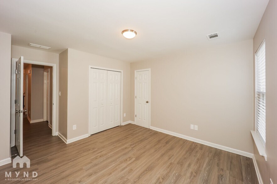 Building Photo - 545 Bigelow Ct