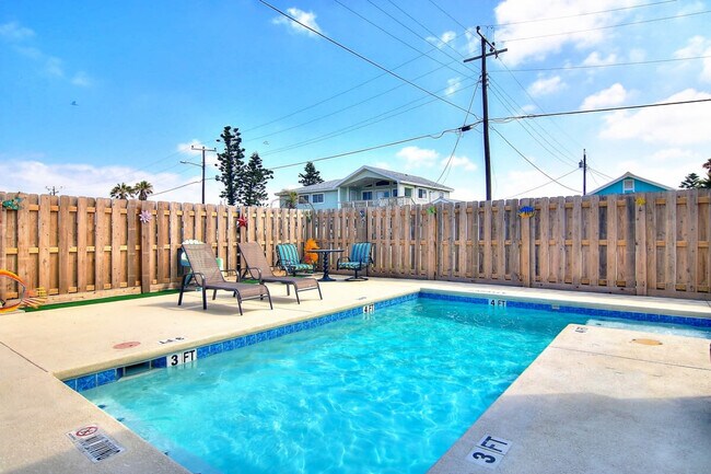 Building Photo - 1300 Eleventh Street-SI ID1023200P