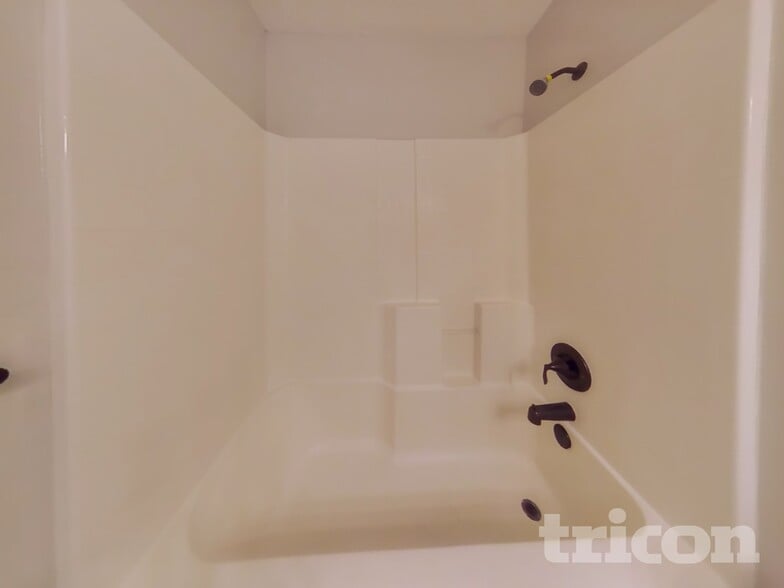 Building Photo - 1415 Lochspring Dr