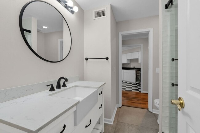Building Photo - **A RARE FIND - GREEN HILLS CONDO WITH QUI...