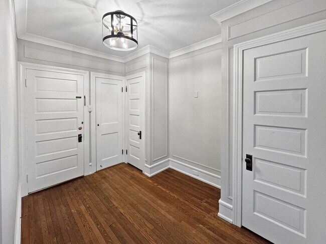 Building Photo - 1116 Woodmont Ave